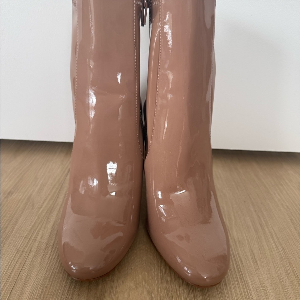 Elegant Tan Ankle Boots - Picture 3 of 8